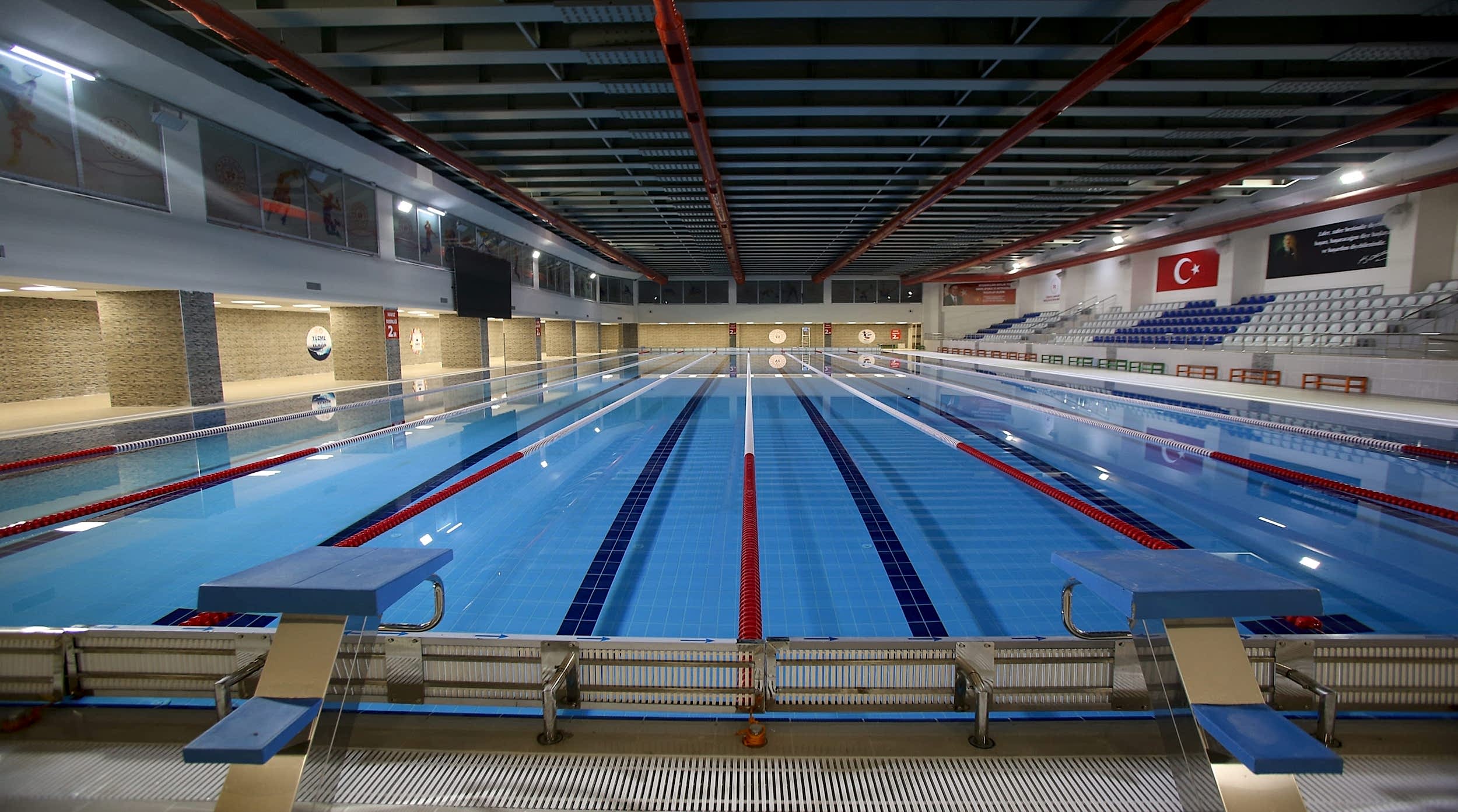 Güngören Belediyesi yarı olimpik havuz